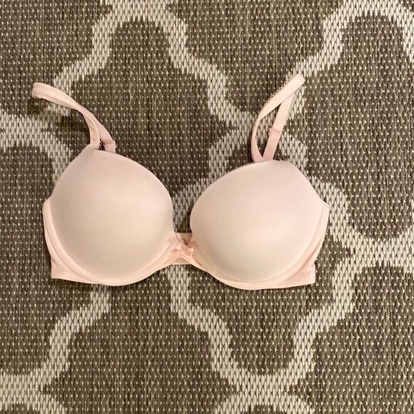 Victoria’s Secret push-up bra size 32DD - Picture 1 of 5